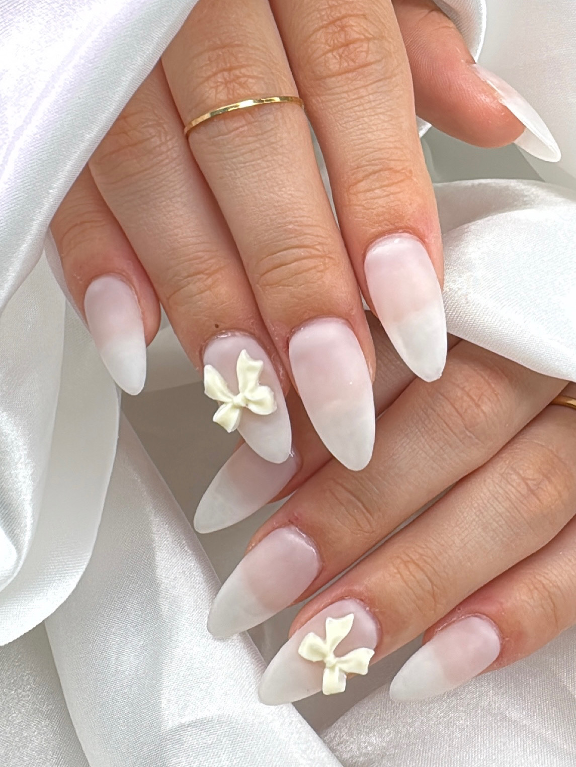 Luminous Nails Studio logo